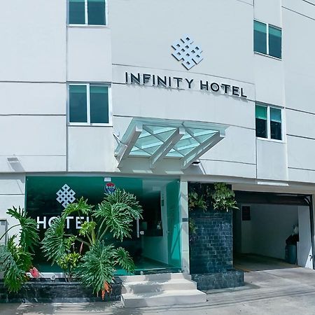 מדיין Infinity Hotel מראה חיצוני תמונה