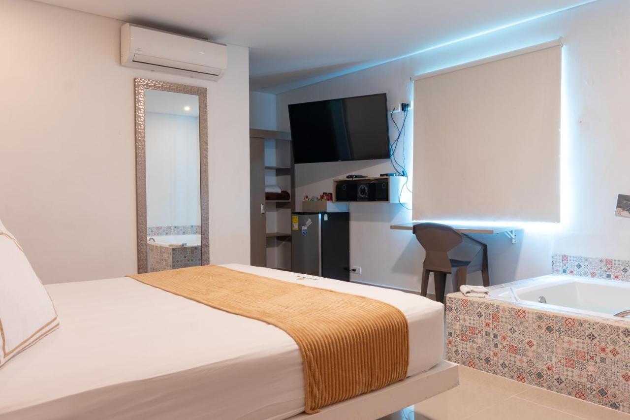 מדיין Infinity Hotel מראה חיצוני תמונה