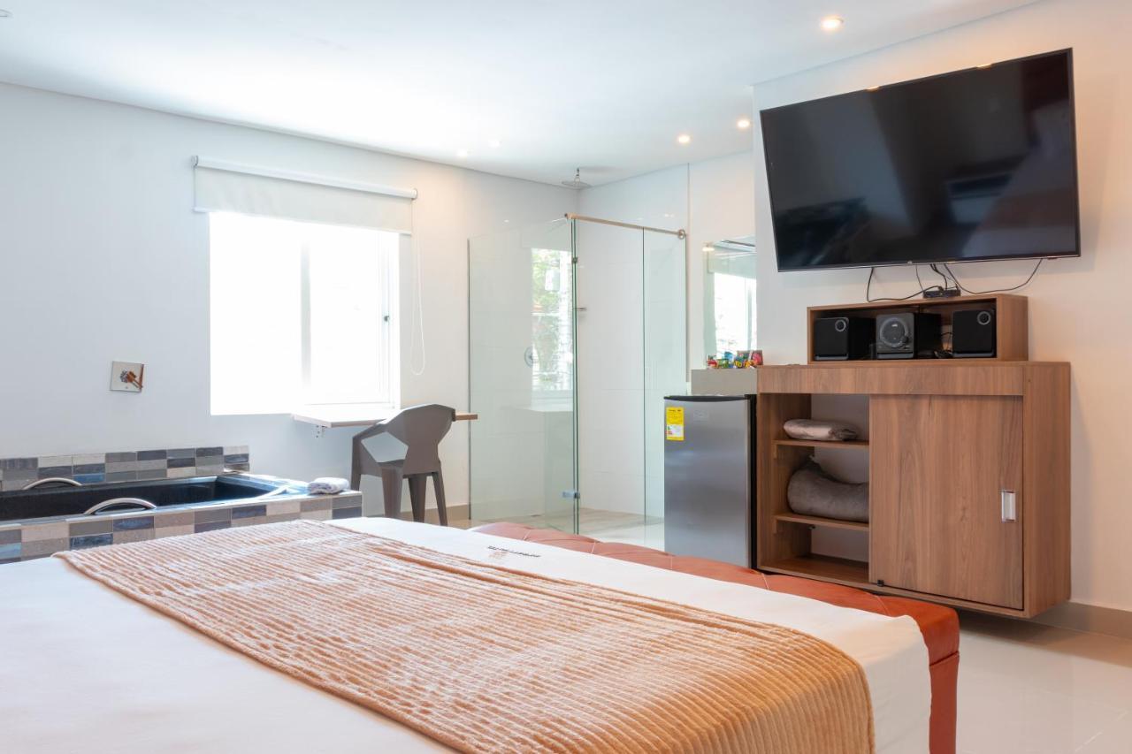 מדיין Infinity Hotel מראה חיצוני תמונה