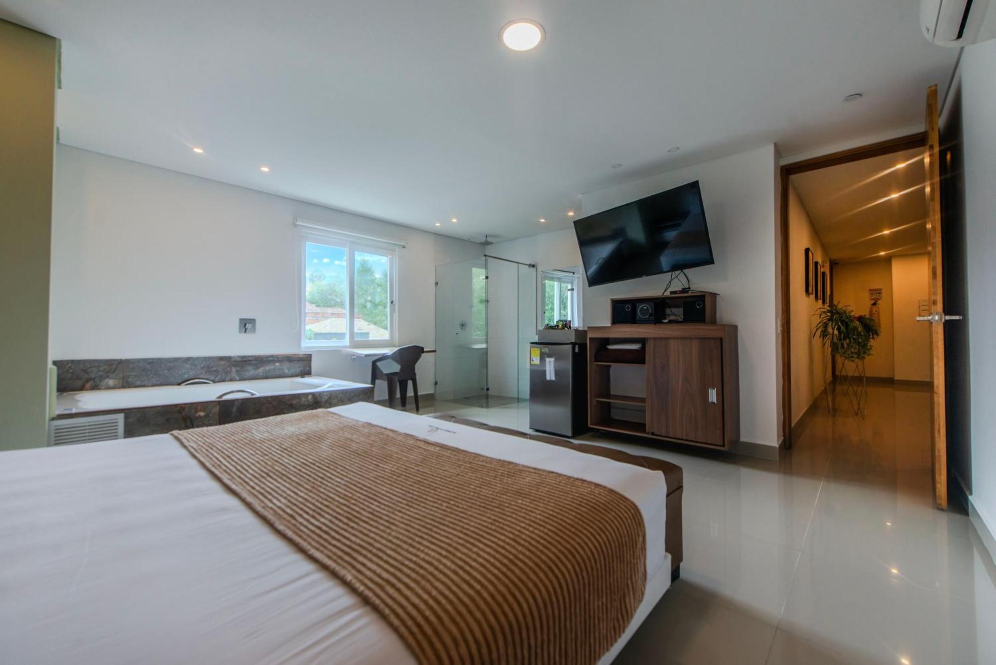 מדיין Infinity Hotel מראה חיצוני תמונה