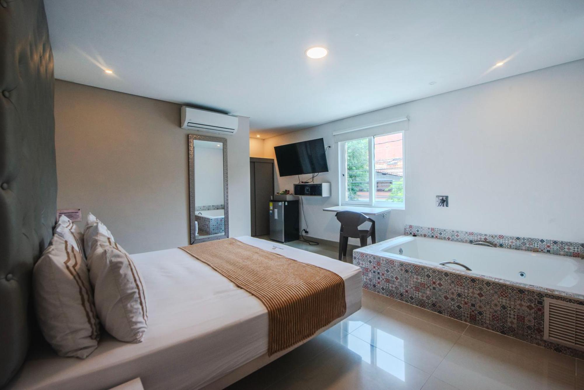 מדיין Infinity Hotel מראה חיצוני תמונה