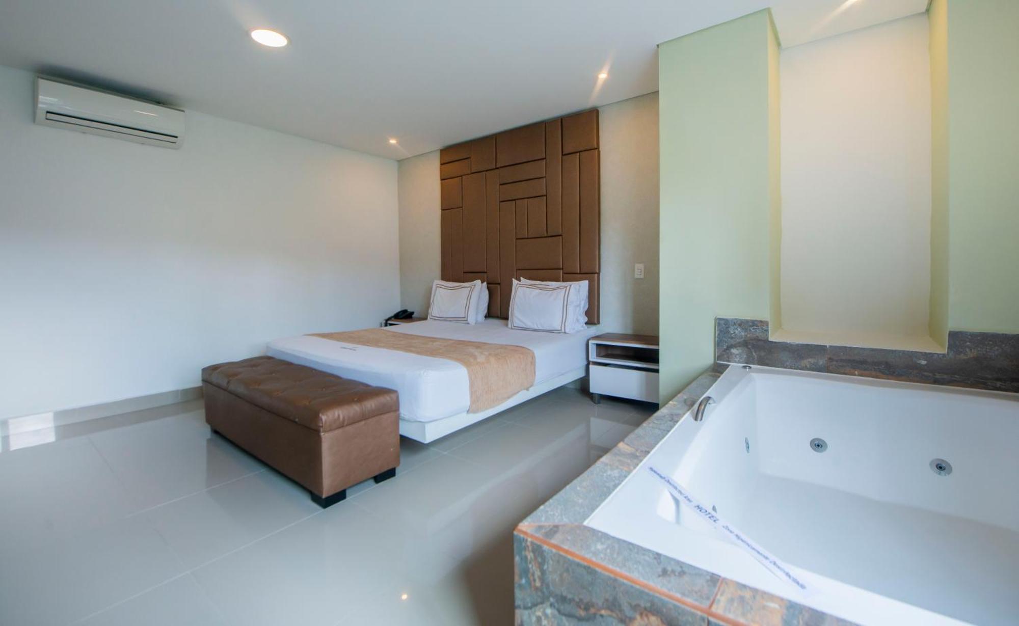 מדיין Infinity Hotel מראה חיצוני תמונה
