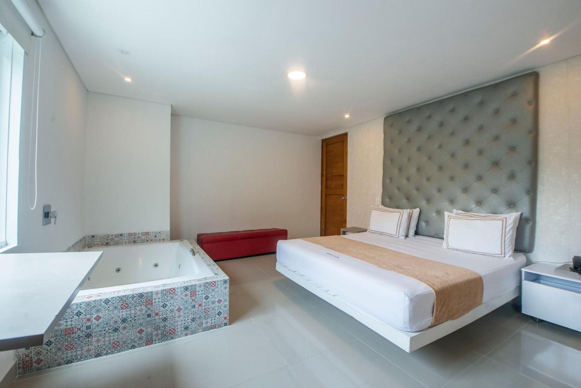 מדיין Infinity Hotel מראה חיצוני תמונה