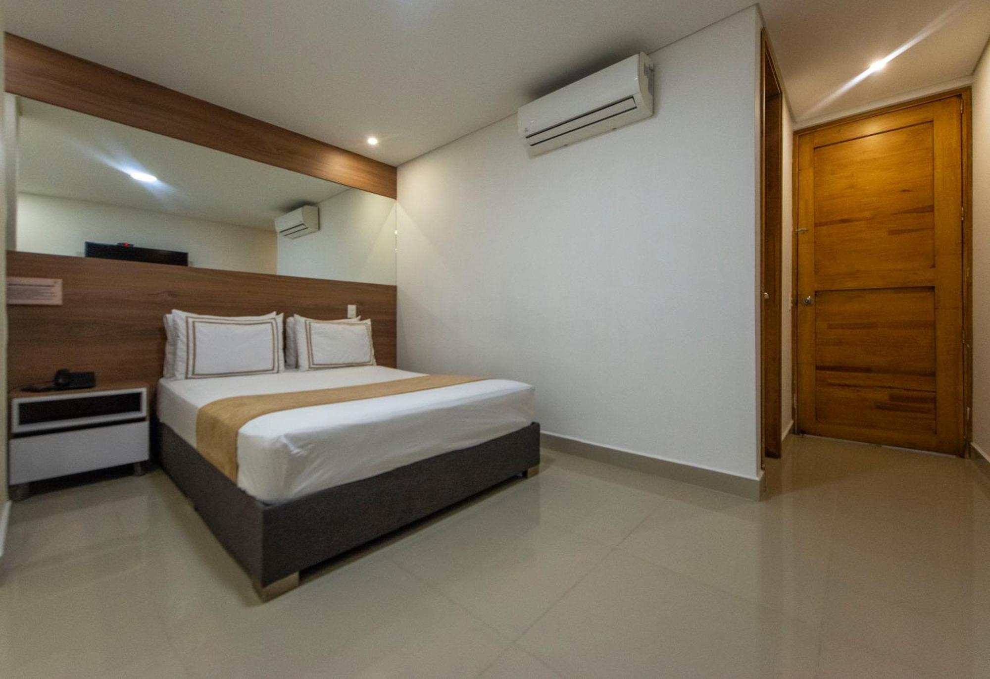 מדיין Infinity Hotel מראה חיצוני תמונה